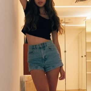 MOM SHORTS